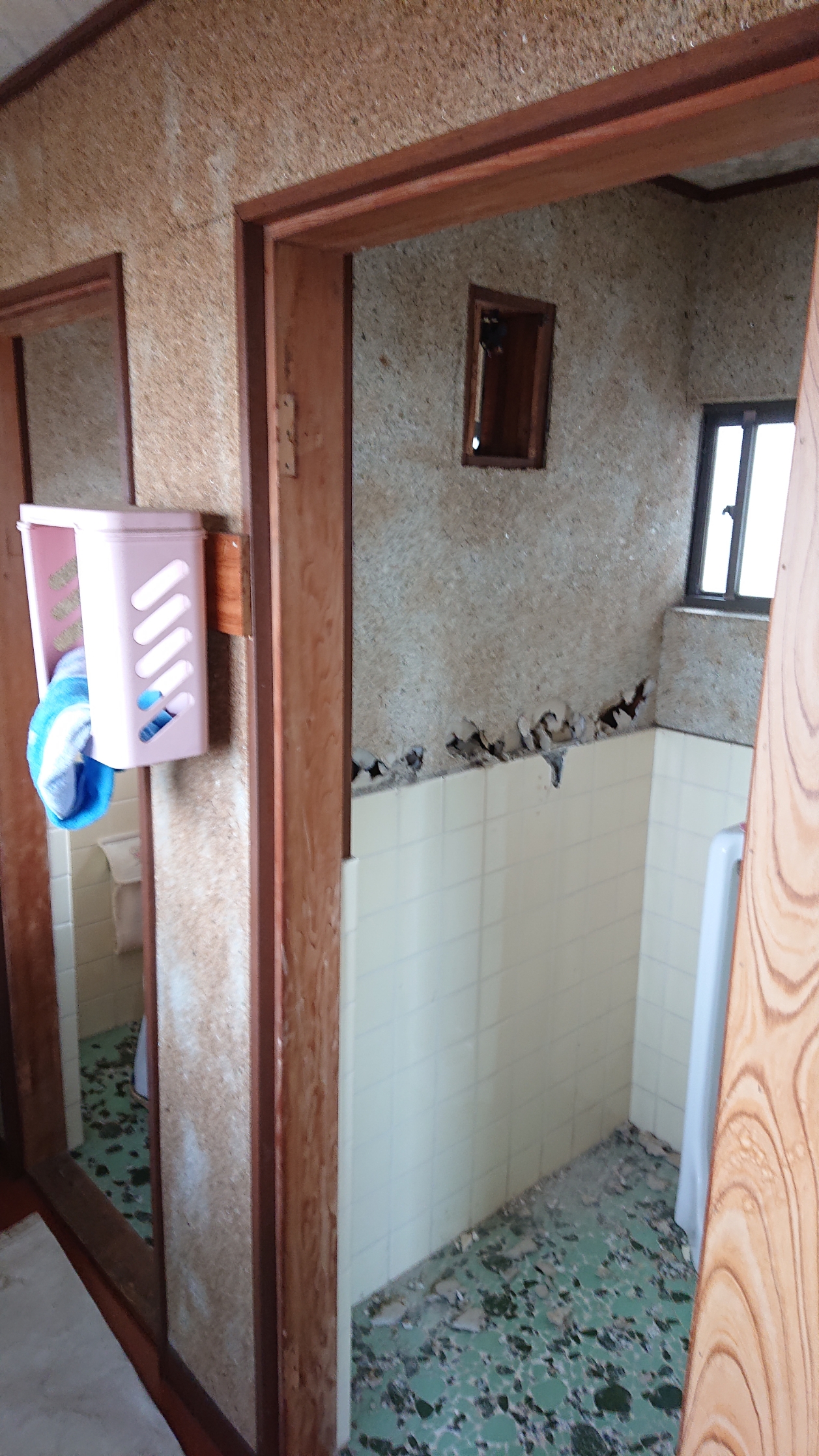 2つトイレを1つにリフォーム 山梨県甲州市・山梨市エリアの新築・リフォームなら家職人 番匠